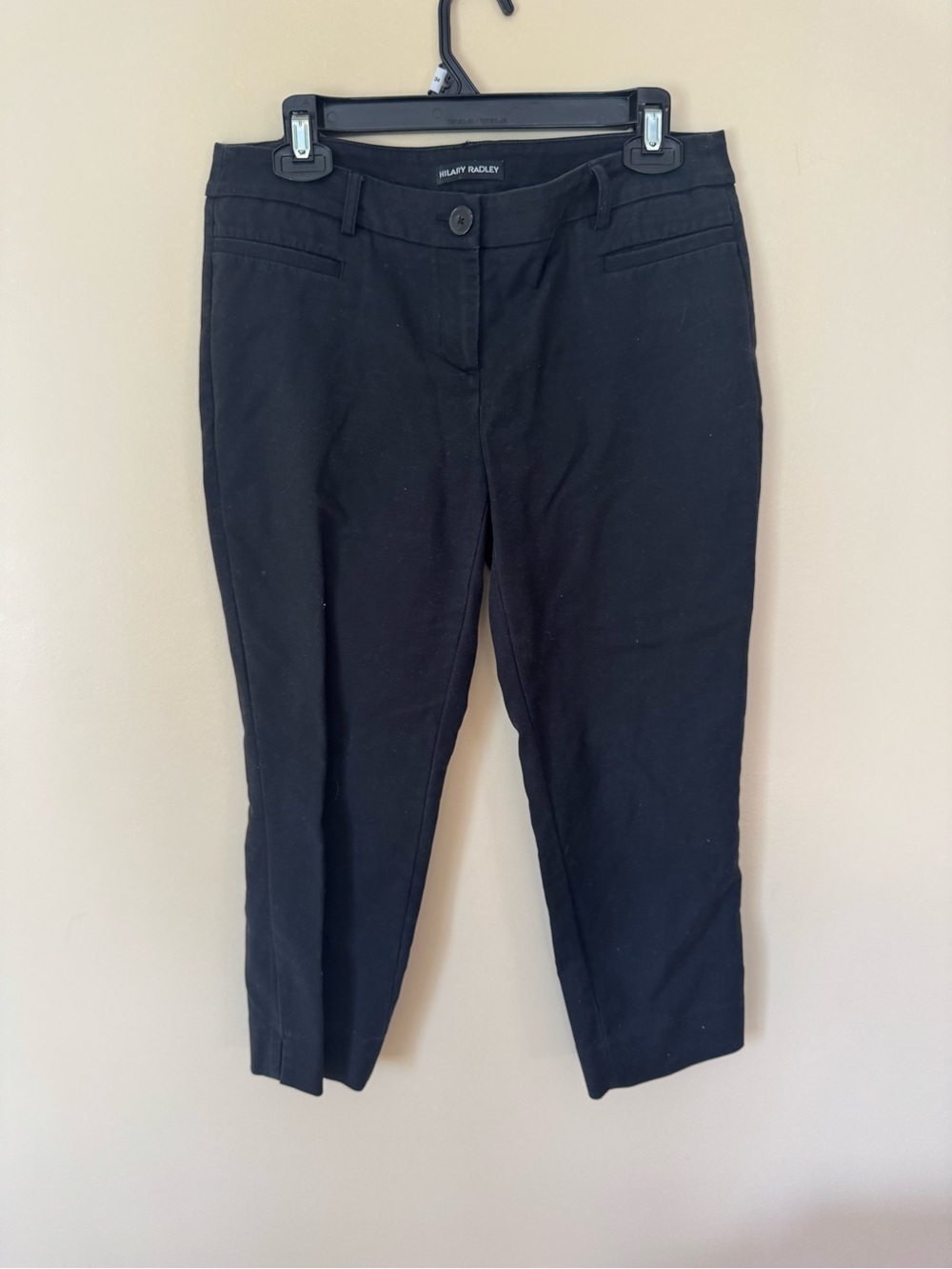 Women’s Black Cropped Pants (US 6)